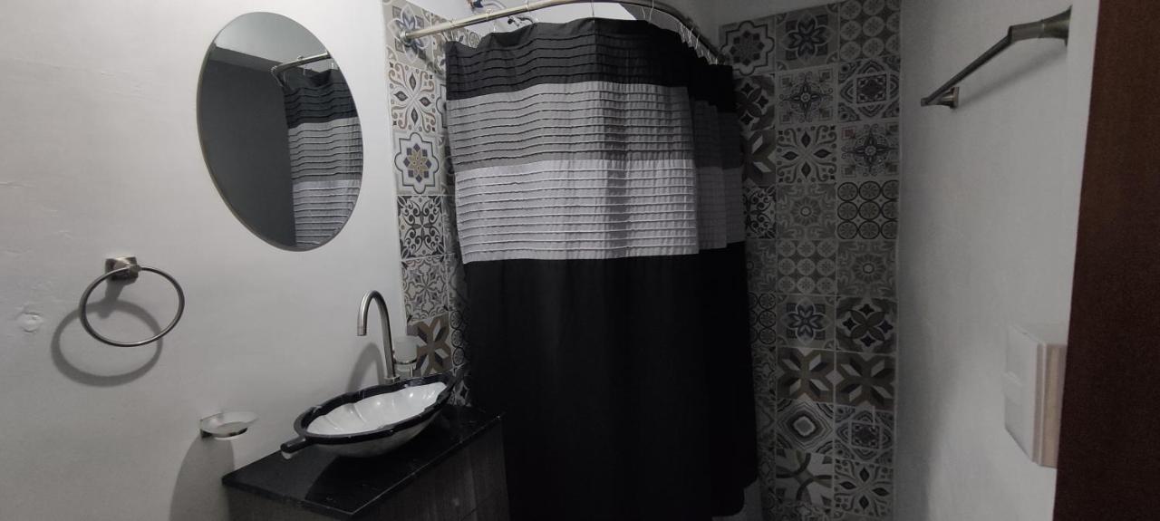 Leveli Coliving Hostel Guadalajara Kültér fotó